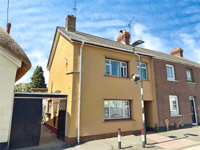 2 bedroom Semi Detached House to rent