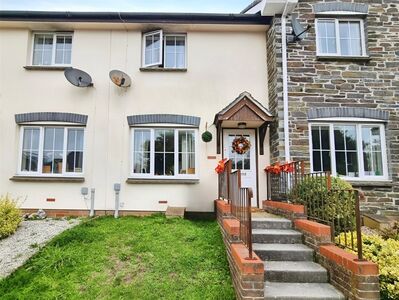 2 bedroom Mid Terrace House to rent