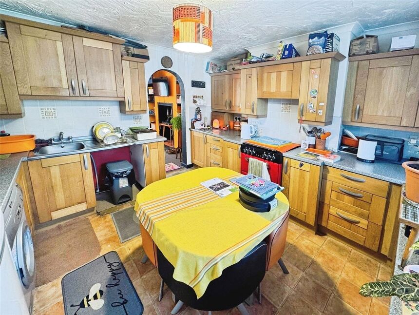 Kitchen / Breakfast Rm