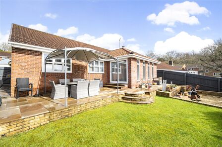 Lincoln Close, 3 bedroom Detached Bungalow for sale, £620,000
