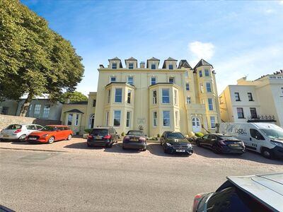4 bedroom  Flat for sale
