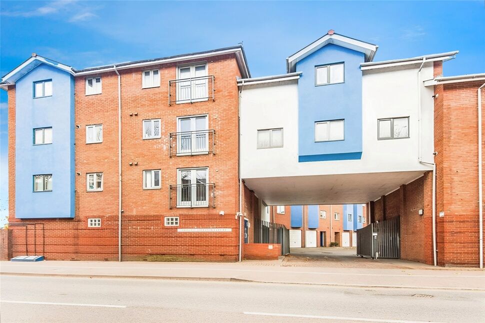 Main image of 2 bedroom  Flat for sale, Bonhay Road, Exeter, Devon, EX4