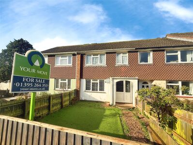 3 bedroom Mid Terrace House for sale