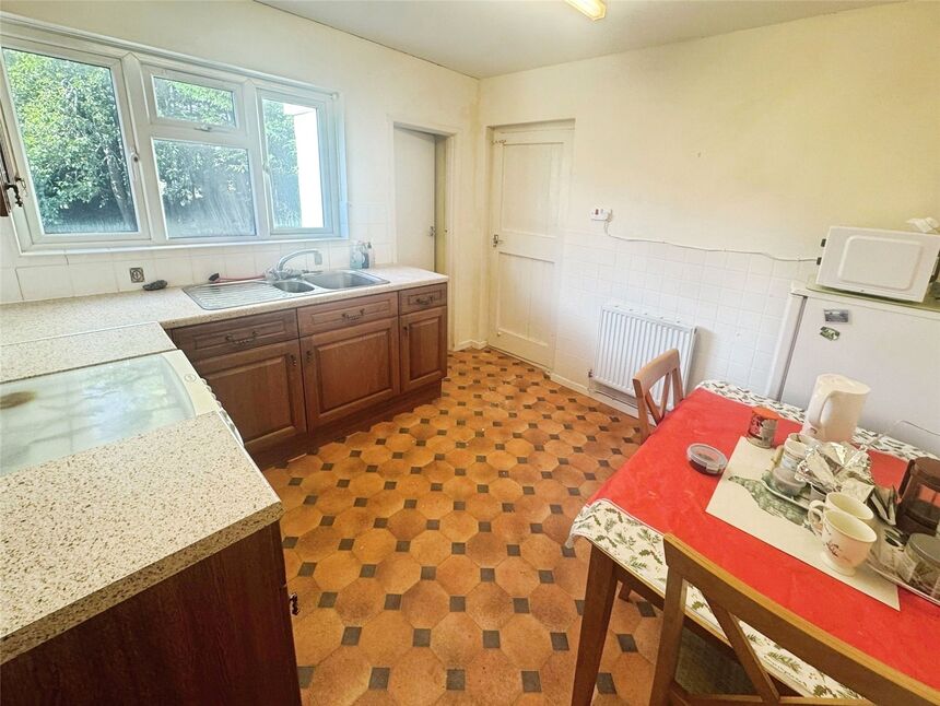 Kitchen / Breakfast Room