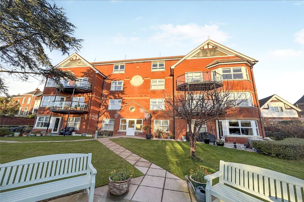 Main image of 2 bedroom  Flat for sale, Cyprus Road, Exmouth, Devon, EX8