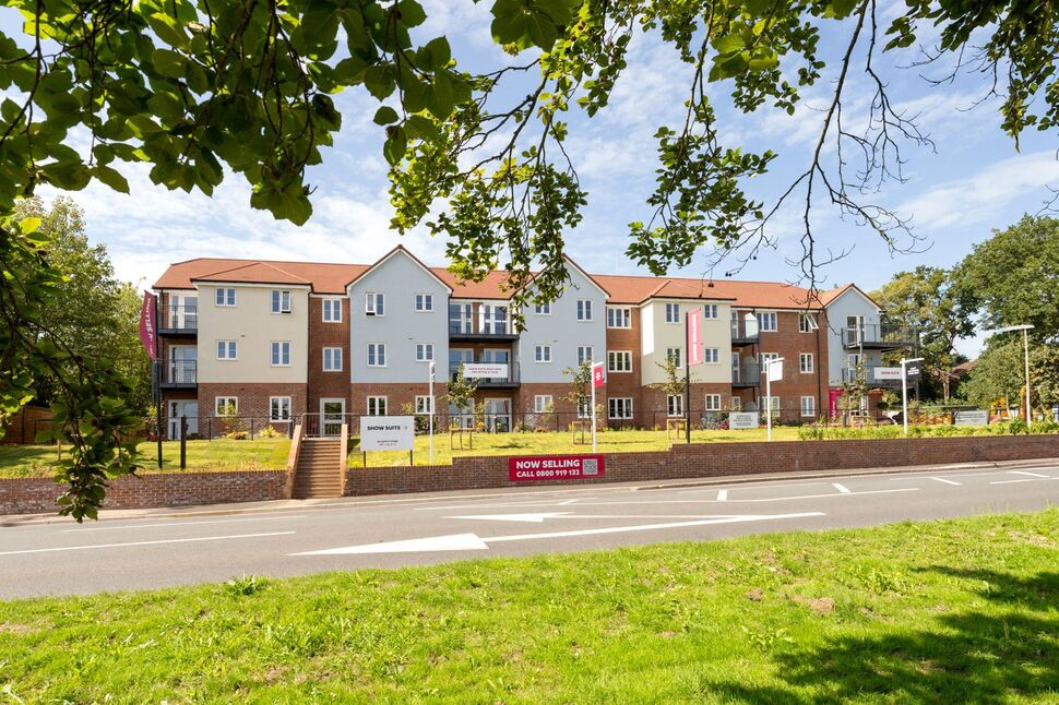 Main image of 1 bedroom  Flat for sale, Merchant Avenue, Exmouth, Devon, EX8