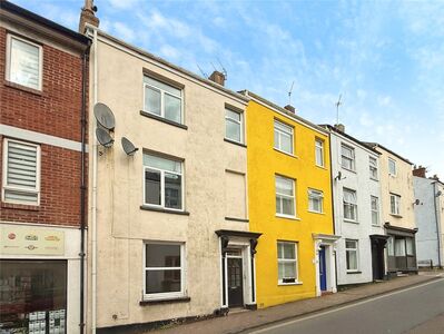 Albion Street, 3 bedroom Flat to rent, &pound;1,100 pcm