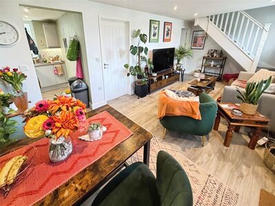 Newlands Avenue, 2 bedroom Semi Detached Bungalow for sale, &pound;250,000