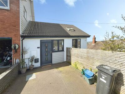 Newlands Avenue, 2 bedroom Semi Detached Bungalow for sale, &pound;260,000