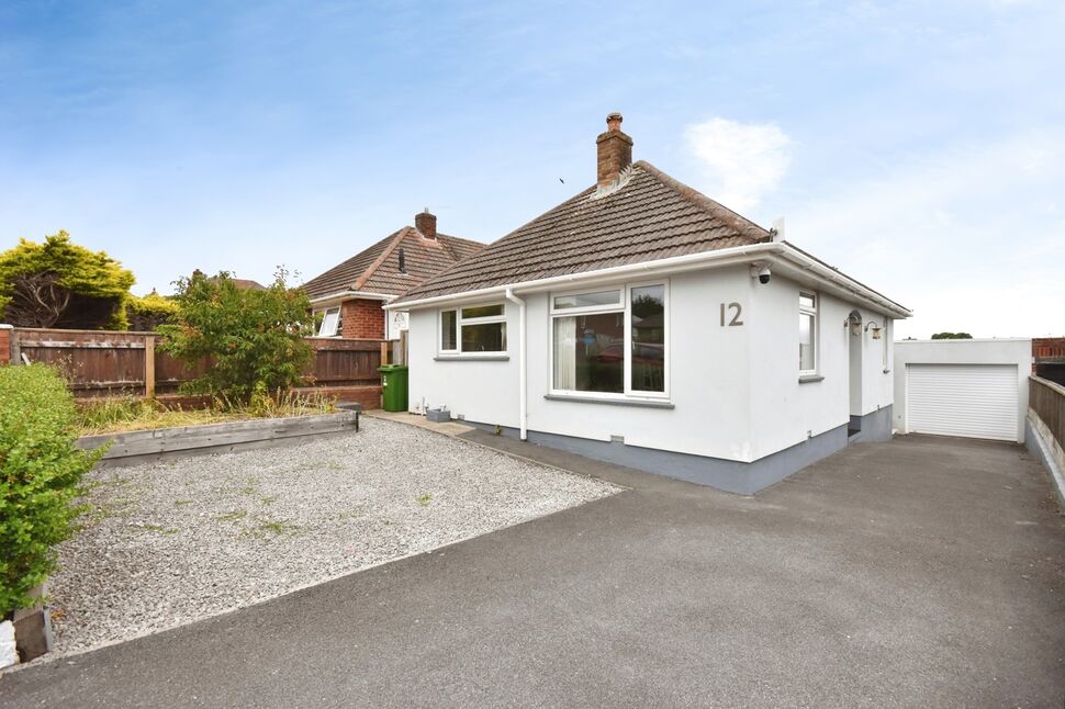 2 bedroom Detached Bungalow for sale