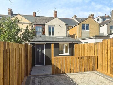 Withycombe Road, 2 bedroom Flat for sale, &pound;225,000