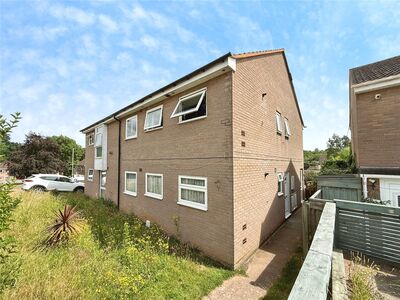 Meadow View Road, 2 bedroom Flat to rent, &pound;1,200 pcm