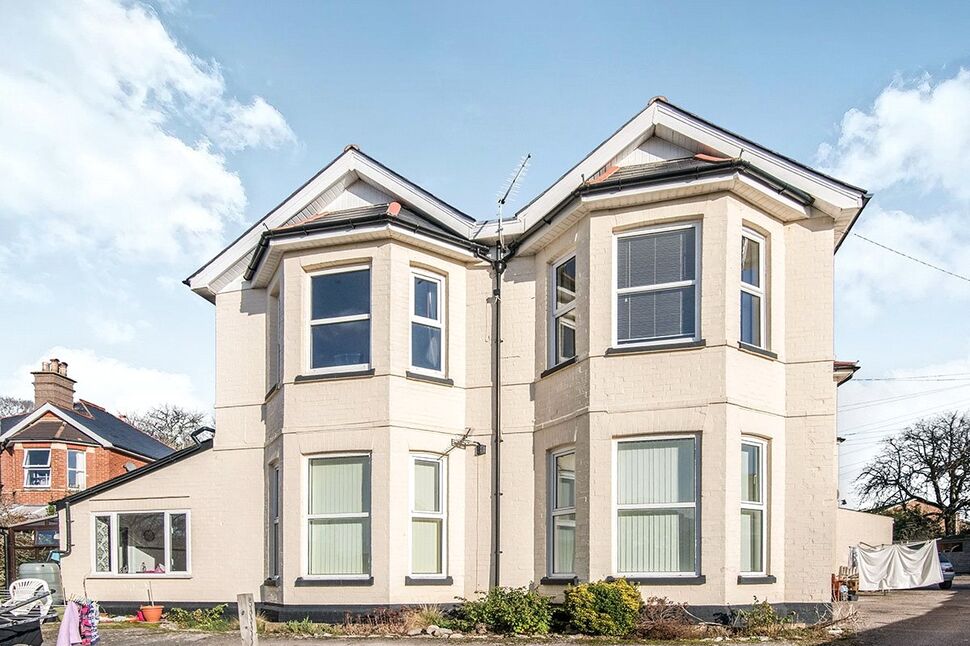 Main image of 2 bedroom Flat for sale, Isca Road, Exmouth, Devon, EX8