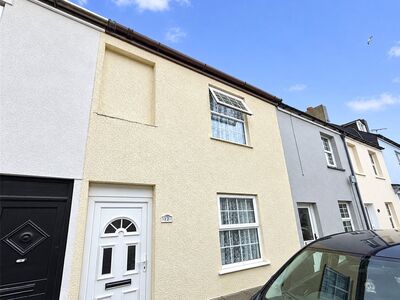 Charles Street, 2 bedroom Mid Terrace House for sale, &pound;200,000