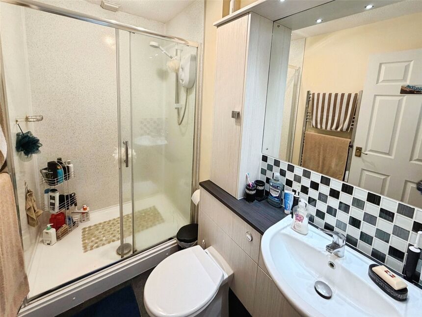 Shower Room7'9 x 4'10
