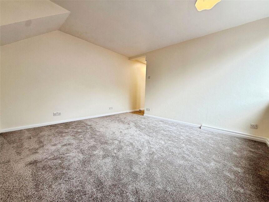 Living Room / Kitchen