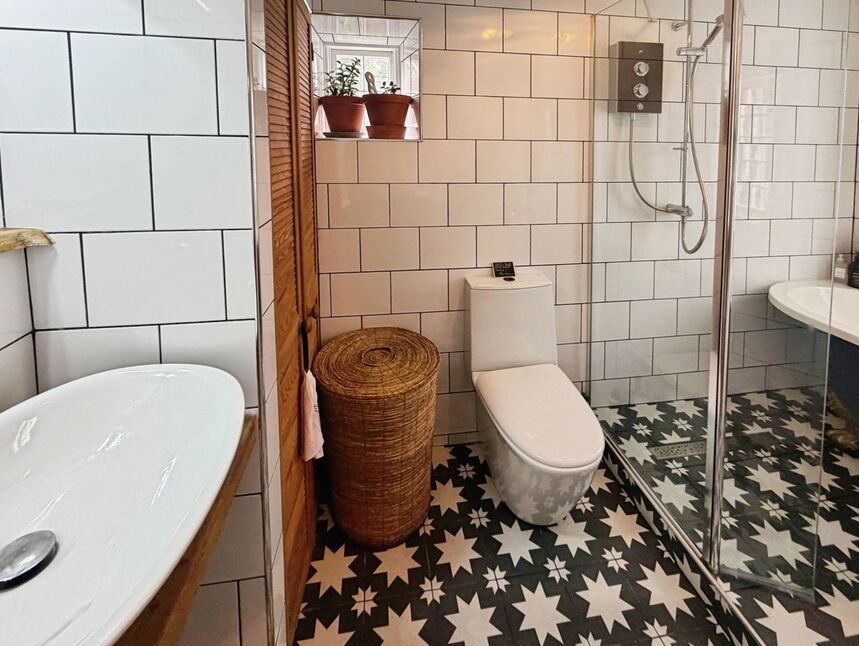 Bath / Shower Room