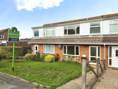 Vansittart Drive, 3 bedroom Mid Terrace House for sale, &pound;275,000