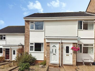 2 bedroom Mid Terrace House for sale