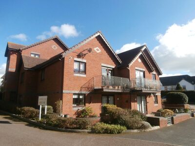 2 bedroom Flat for sale