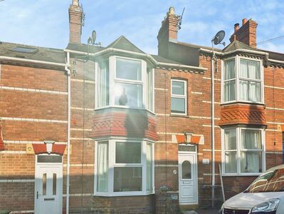 3 bedroom Mid Terrace House to rent