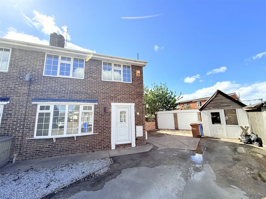 Main image of 3 bedroom Semi Detached House to rent, Cedar Wood, Gilberdyke, North Humberside, HU15