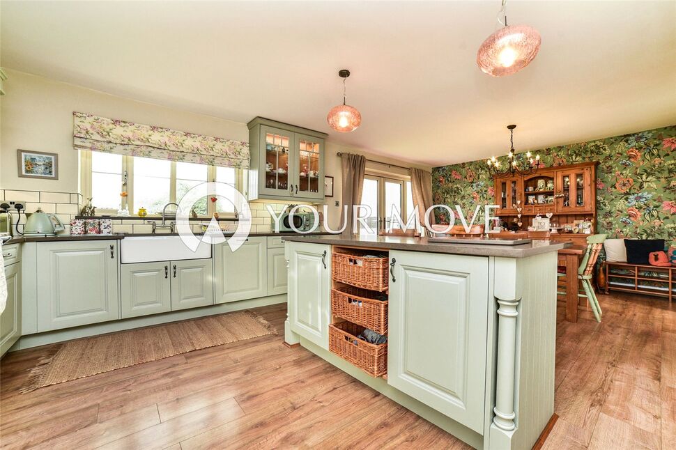 5 bedroom Detached House for sale, Rawcliffe Road, Goole, DN14 £375,000