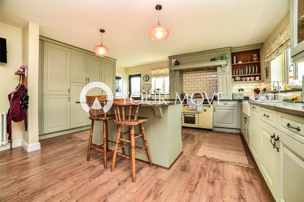 5 bedroom Detached House for sale, Rawcliffe Road, Goole, DN14 £375,000