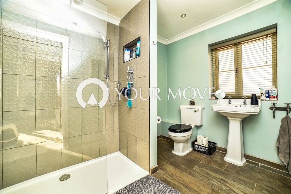 5 bedroom Detached House for sale, Rawcliffe Road, Goole, DN14 £375,000