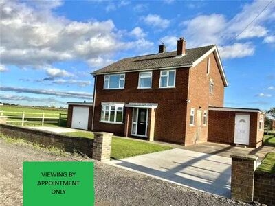 4 bedroom Detached House to rent