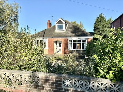 Rawcliffe Road, 3 bedroom Detached Bungalow for sale, £270,000