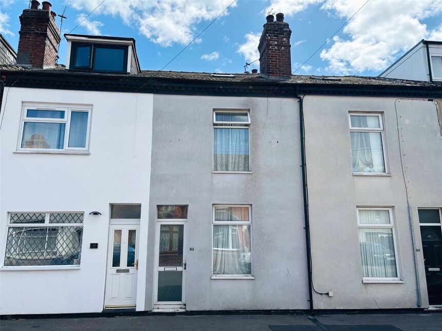 3 bedroom Mid Terrace House for sale