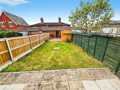 Church Lane, 2 bedroom Mid Terrace House for sale, £160,000