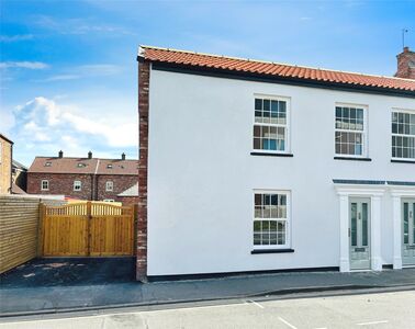 Bridgegate, 3 bedroom Semi Detached House for sale, £295,000
