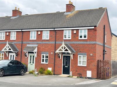 2 bedroom End Terrace House for sale