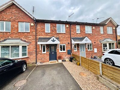 2 bedroom Mid Terrace House for sale