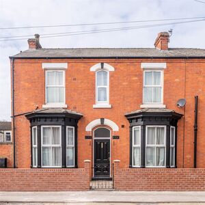 Carlisle Street, 1 bedroom  Property to rent, £160 weekly
