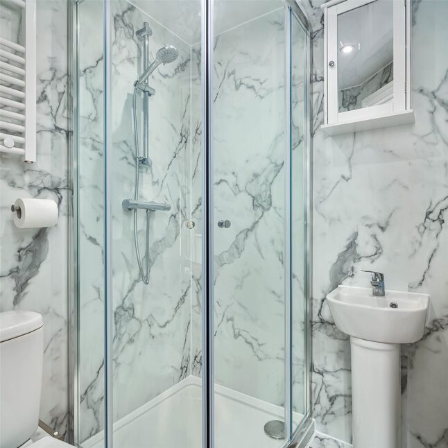 En-Suite Bathroom
