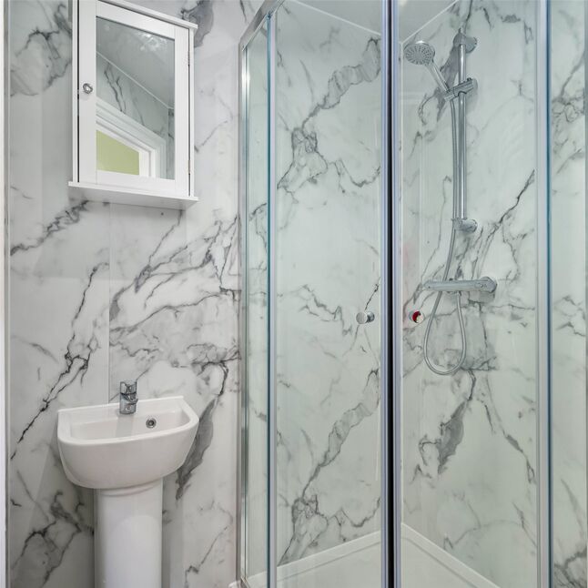 En-Suite Bathroom