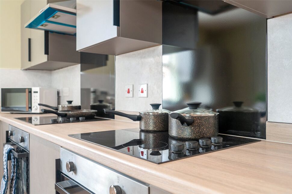 Communal Kitchen and Lounge