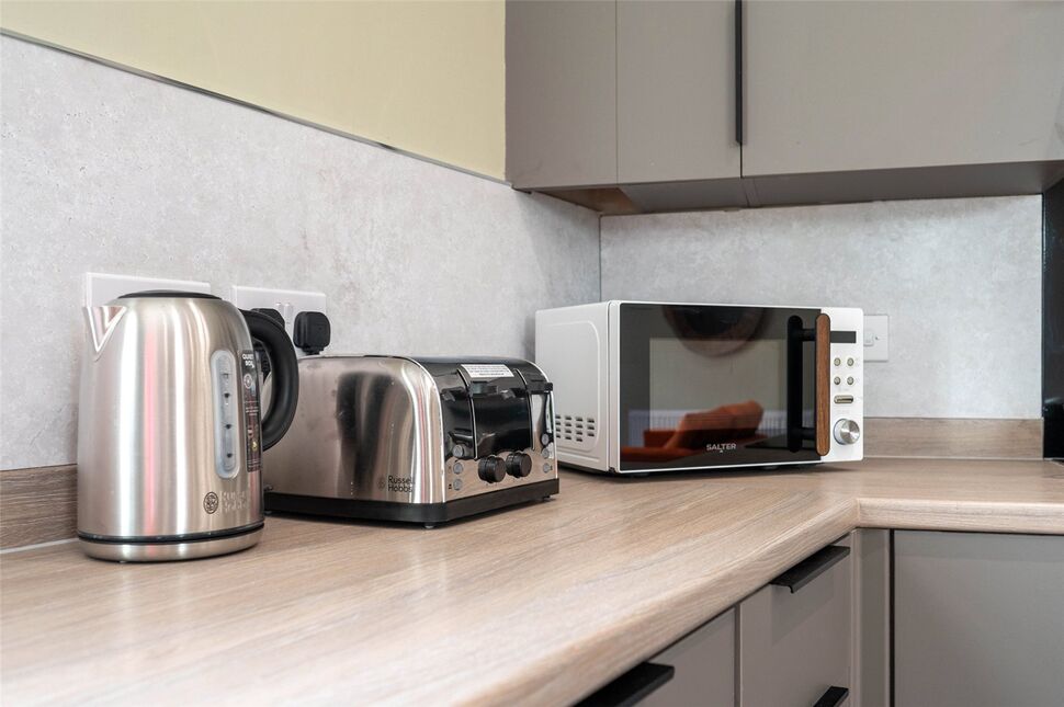 Communal Kitchen and Lounge