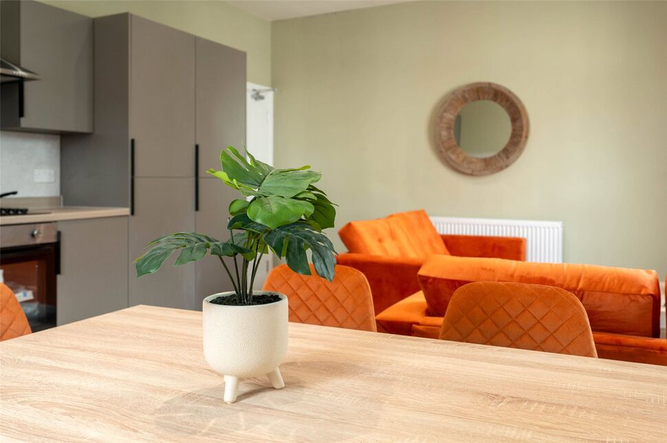 Communal Kitchen and Lounge