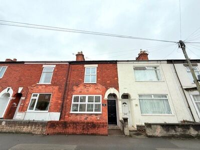2 bedroom Mid Terrace House to rent