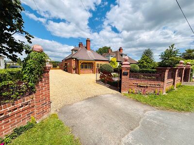 4 bedroom Detached Bungalow for sale