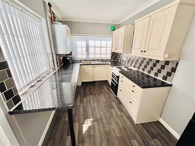 4 bedroom End Terrace House for sale