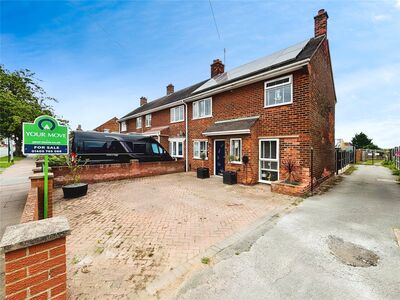 Oxford Road, 3 bedroom End Terrace House for sale, £195,000