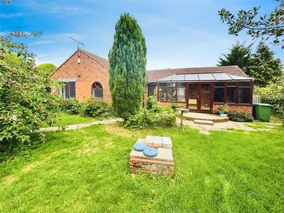 Lynwith Court, 4 bedroom Detached Bungalow for sale, £230,000