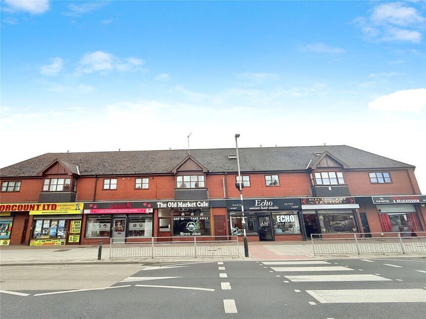 2 bedroom Mid Terrace Flat to rent