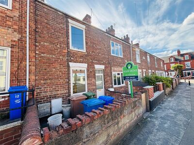 2 bedroom Mid Terrace House for sale