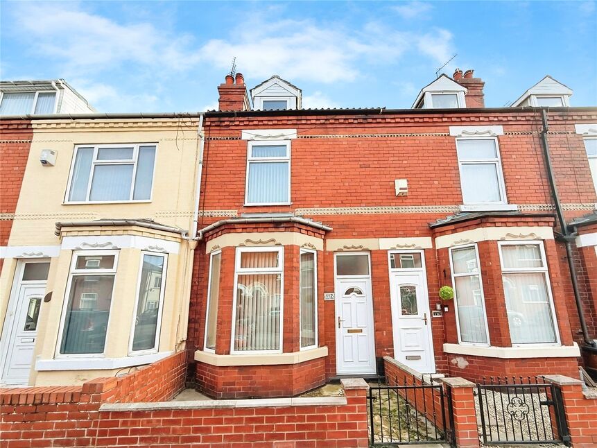 4 bedroom Mid Terrace House for sale